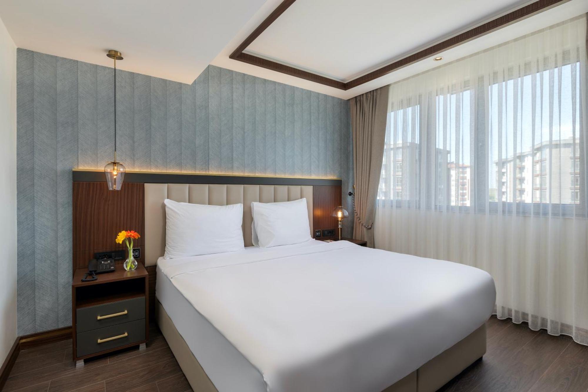 Premium Deluxe Room,1556569066:JPEG